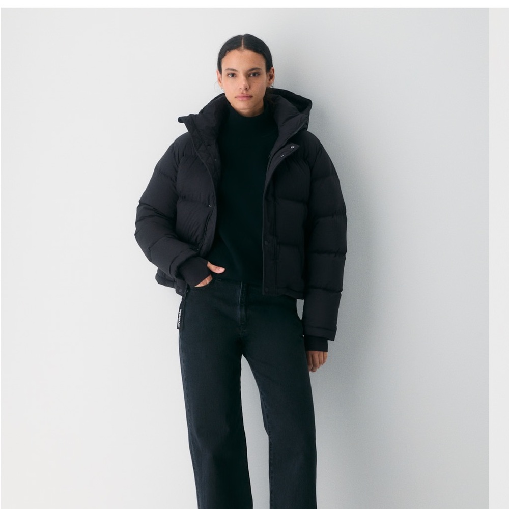 Aritzia super puff shortBlack Puffer Jacket